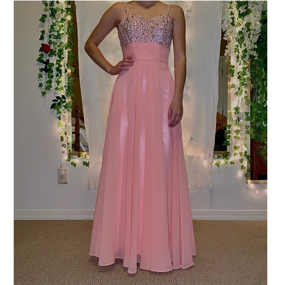 Pink lace up back, chiffon prom dress💕